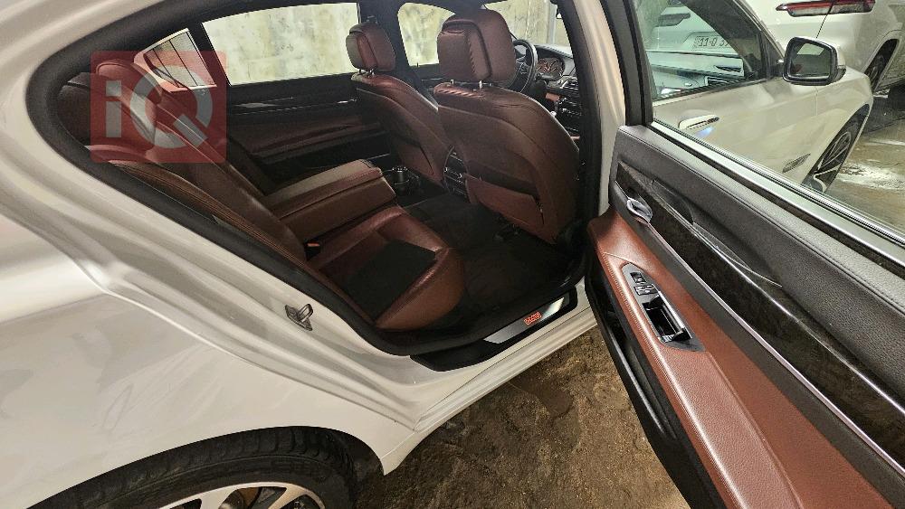 بي ام دبليو الفئة 7